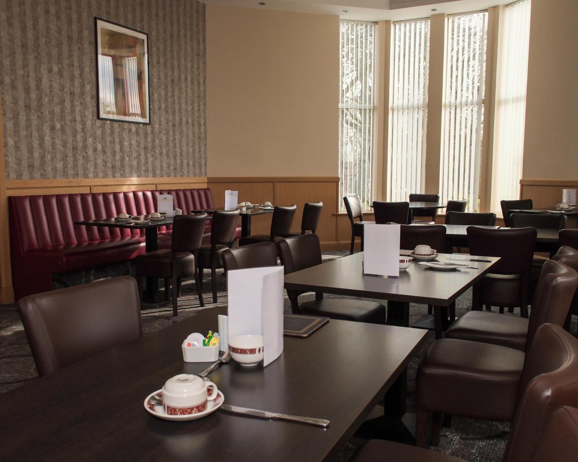 Station Hotel Ellon Zewnętrze zdjęcie