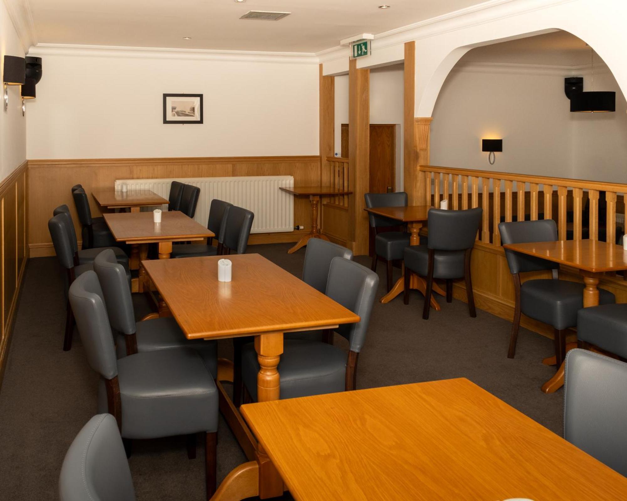 Station Hotel Ellon Zewnętrze zdjęcie
