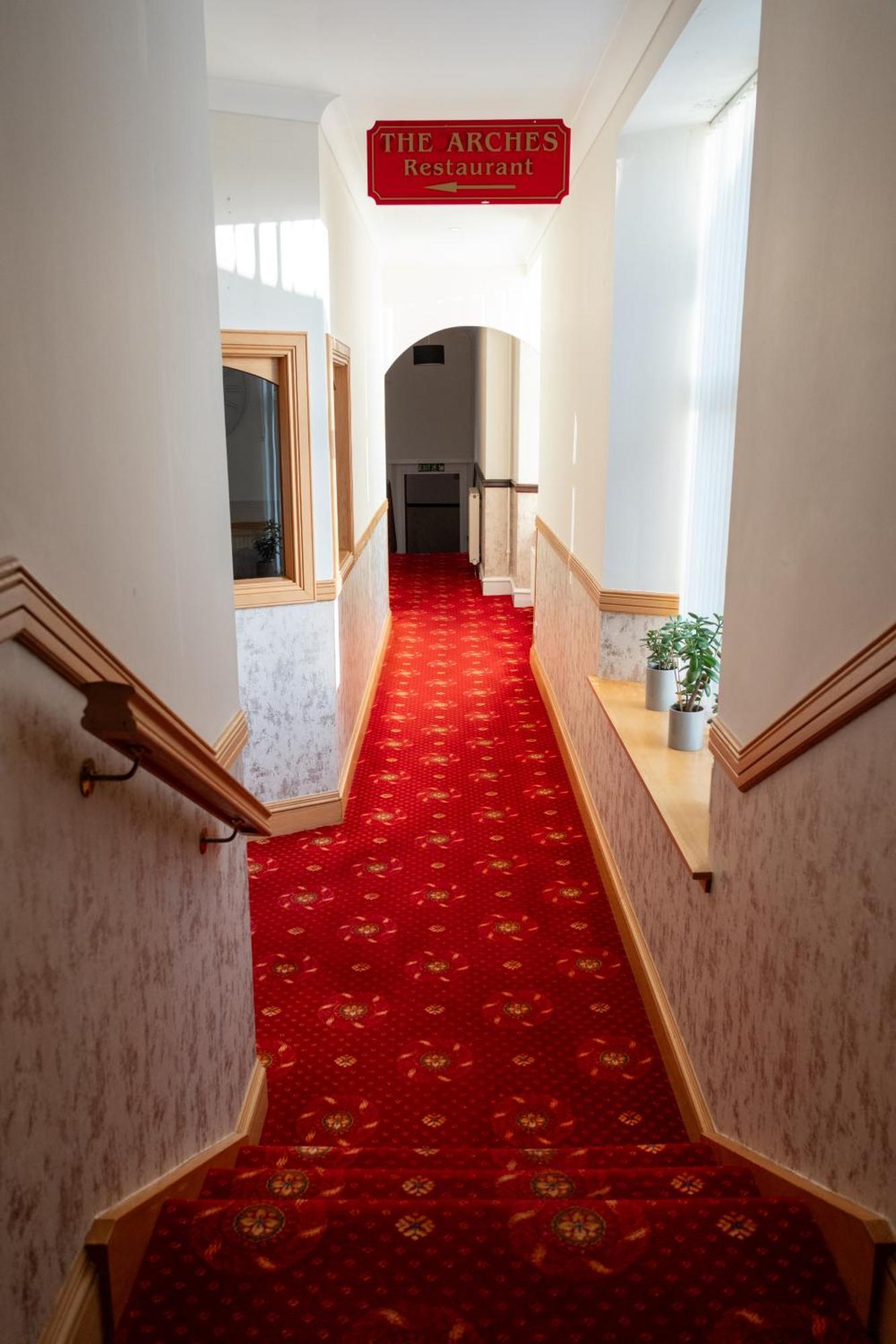 Station Hotel Ellon Zewnętrze zdjęcie